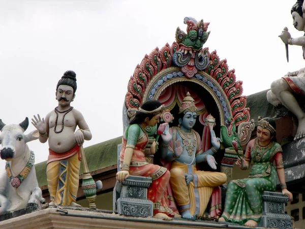 Singapura Março 2016 Esculturas Telhado Templo Hindu Dedicado Mariamman Singapura — Fotografia de Stock