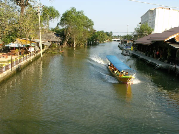 Amphawa Thajsko Leden 2016 Loď Turisty Kanálu Plovoucího Trhu Amphawa — Stock fotografie