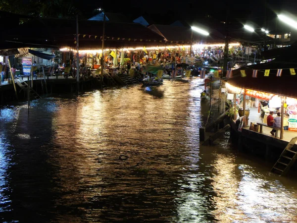 Amphawa Thajsko Ledna 2016 Průplav Naplněný Odrazy Amphawa Floating Market — Stock fotografie