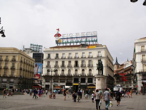 Madrid Spanje Augustus 2015 Mensen Die Wandelen Puerta Del Sol — Stockfoto