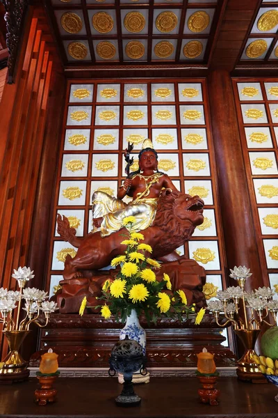 Hoi Vietnam Octobre 2020 Sculpture Bois Sur Autel Principal Temple — Photo