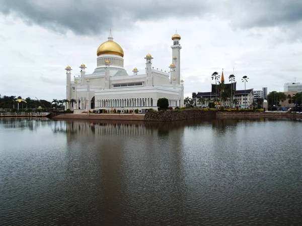 Bandar Seri Begawan Brunei Stycznia 2017 Meczet Sułtana Omara Ali — Zdjęcie stockowe