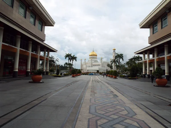 Bandar Seri Begawan Brunéi Enero 2017 Calle Peatonal Frente Mezquita — Foto de Stock