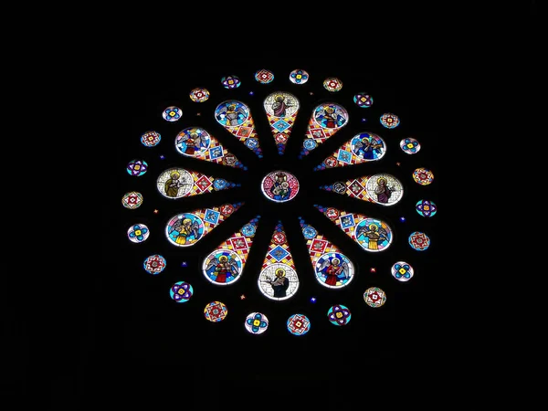 Bangkok, Tayland, 23 Eylül 2015: Varsayım Katedrali 'nin gül penceresi. Bangkok