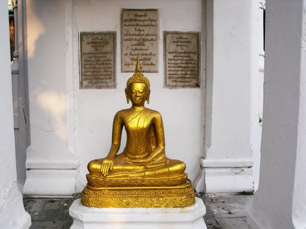 Bangkok Thailand Januar 2016 Goldene Buddha Statue Einem Mausoleum Der — Stockfoto