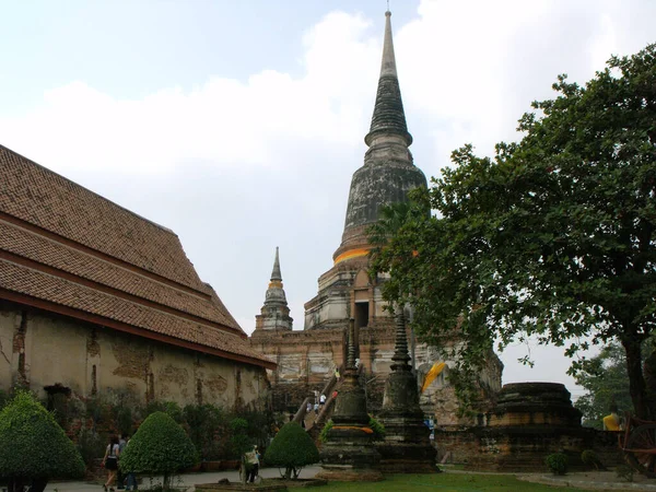 Ayutthaya Thailand Januari 2013 Toeristen Een Stupa Ayutthaya Voormalige Hoofdstad — Stockfoto