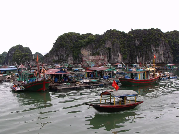 Long Bay Vietnã Junho 2016 Barcos Pesca Uma Vila Piscatória — Fotografia de Stock