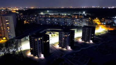 Gece şehir manzarası