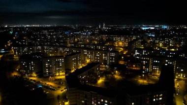 Şehir manzarasında gece manzarası
