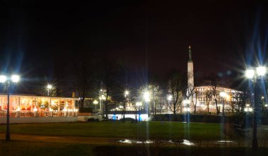 Şehrin gece manzarası