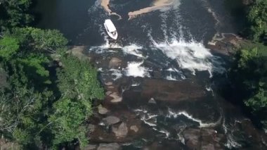 PENNSULA DE MARA, Brezilya 'nın Bahia eyaletindeki Costa do Dend' de yer almaktadır.