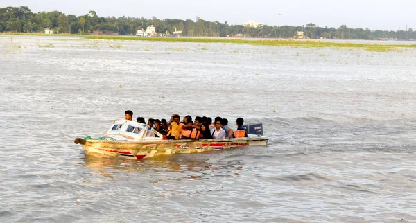 Transporte Pessoas Rio Por Lancha Barco Pequeno Foto Foi Tirada — Fotografia de Stock