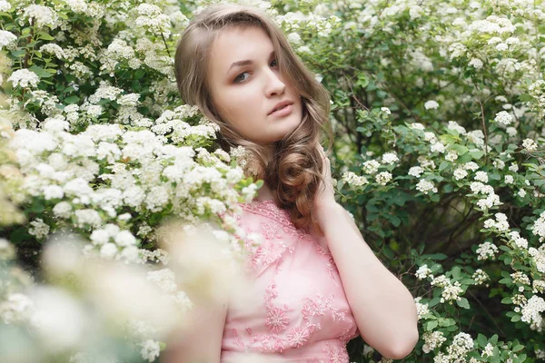 Primer Plano Retrato Una Hermosa Chica Vestido Vintage Rosa Pie — Foto de Stock