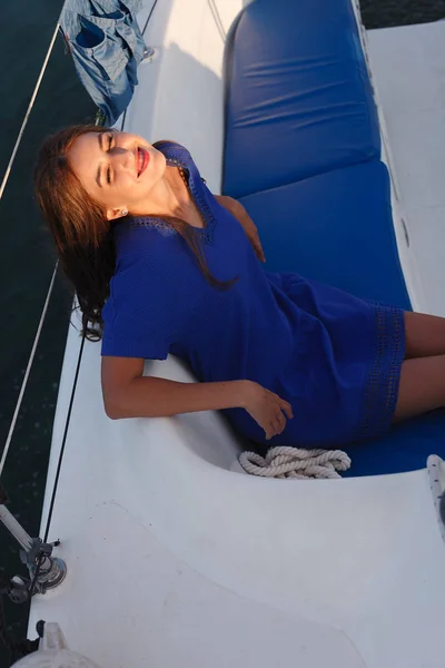 Attractive Girl Yacht Summer Day Close Fashion Portrait Stunning Romantic — Stock Photo, Image
