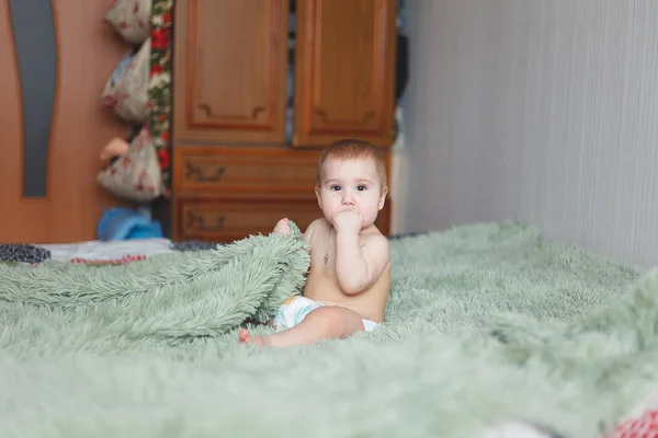 Lindo Bebé Recién Nacido Adorable Polillas Con Pañales Pequeña Niña —  Fotos de Stock