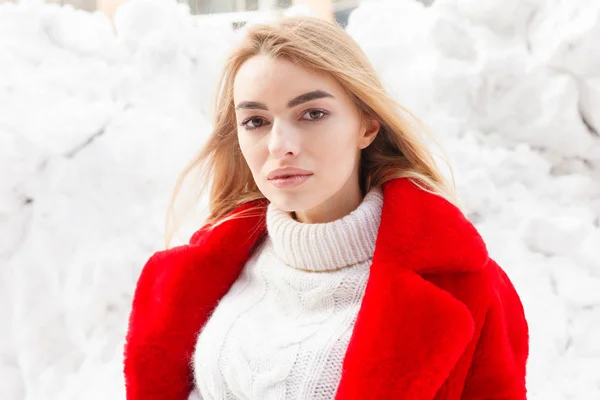 Zimowe Moda Ludzie Koncepcja Moda Portret Pięknej Młodej Kobiety Spacery — Zdjęcie stockowe