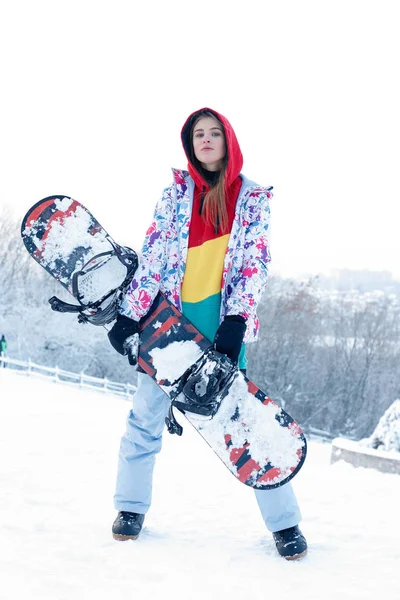 Femme Hiver Extérieur Concept Snowboard Jeune Femme Tenant Snowboard Sur — Photo