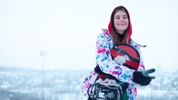 Schnee Winter Sport Menschen Schönheitskonzept Mädchen Gießt Heißen Tee Aus — Stockvideo