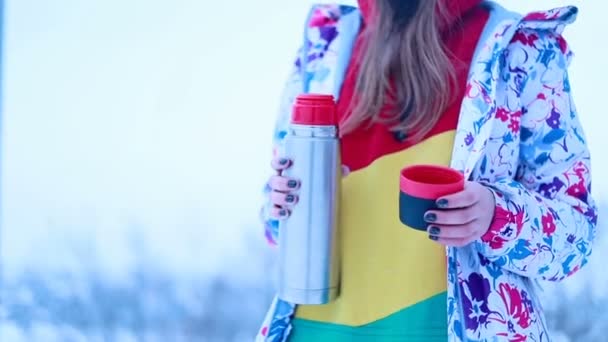 Snow Winter Sport People Beauty Concept Girl Pours Hot Tea — Stock Video