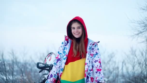 Sneeuw Winter Sport Mensen Schoonheid Concept Smiling Prachtige Vrouw Poseren — Stockvideo