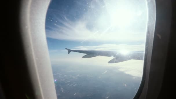 Wspaniałe Zdjęcia Lotu Ptaka Powyżej Chmury Okna Samolotu Błękitne Niebo — Wideo stockowe