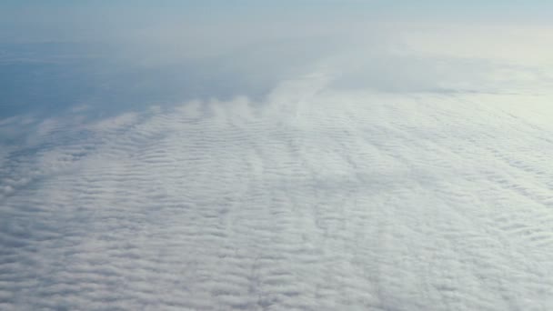 Imagens Impressionantes Vista Aérea Acima Das Nuvens Janela Avião Com — Vídeo de Stock