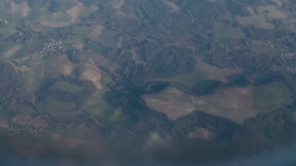 Prachtige Beelden Van Luchtfoto Boven Wolken Uit Een Vliegtuig Venster — Stockvideo