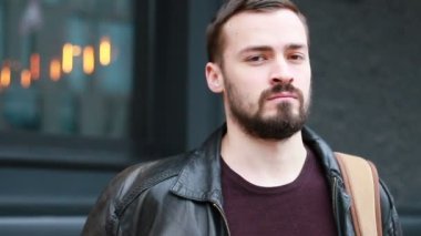 yönetici yaşam tarzı gerçek insanlar serisi zevk kamera güvenerek profesyonel işadamı yakın portre