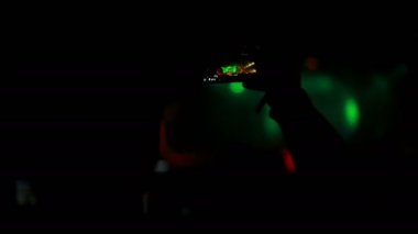 kalabalık alkış konser sahne ve konser salonu konser müzik festivali kalabalık, kalabalık müzik kalabalık eğlence, gece dışarı yaşam tarzı festivalleri stadyum kalabalık, konser parti dans arkadaşlar kadın
