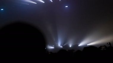kalabalık alkış konser sahne ve konser salonu konser müzik festivali kalabalık, kalabalık müzik kalabalık eğlence, gece dışarı yaşam tarzı festivalleri stadyum kalabalık, konser parti dans arkadaşlar kadın