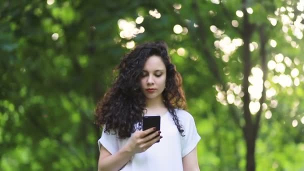 Portrait Relaxed Young Lady Summer Park Reading Text Message Her — Stock Video