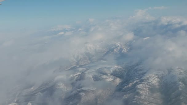 Vuelo Avión Ala Avión Volando Por Encima Las Nubes Con — Vídeos de Stock