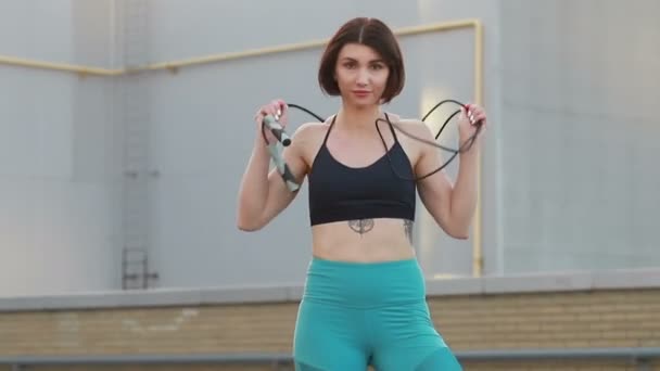 Sport Fitness Mode Vie Sain Concept Femme Confiante Est Debout — Video