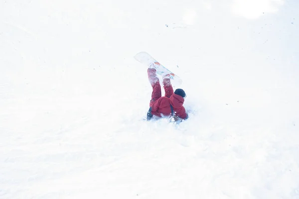 Zima Volný Čas Sport Lidé Koncept Snowboardista Havaroval Sněhu Snowboardista — Stock fotografie
