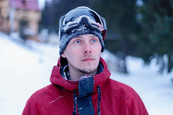Inverno Lazer Esporte Conceito Pessoas Homem Snowboard Nas Montanhas Snowboarder — Fotografia de Stock