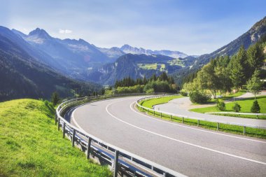 Yaz, dağ Vadisi İsviçre yatay klasik alp