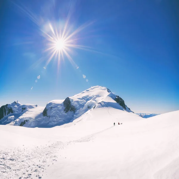 Trekking to the top of Mont Blanc mountain in French Alps — Stock Photo, Image