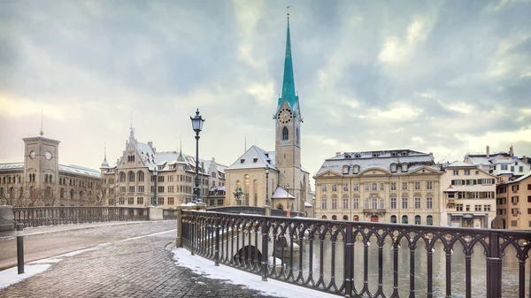 Óváros Zürichben télen, Nézd a tó — Stock Fotó