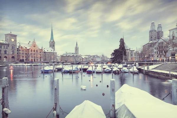 Óváros Zürichben télen, Nézd a tó — Stock Fotó