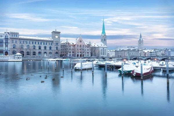 Óváros Zürichben télen, Nézd a tó — Stock Fotó