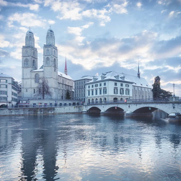 Óváros Zürichben télen, Nézd a tó — Stock Fotó