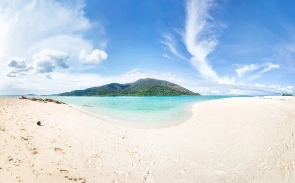 Asian tropical beach paradise in Thailand — Stock Photo, Image