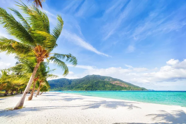 Paraíso de playa tropical asiática en Tailandia — Foto de Stock