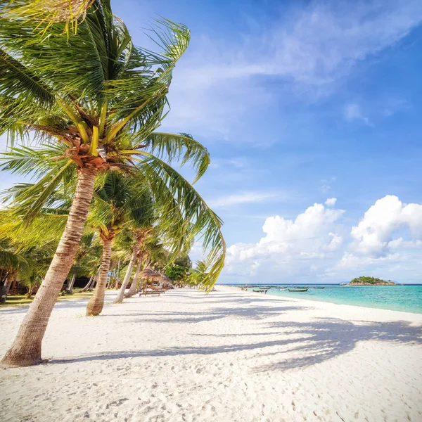 Paraíso de playa tropical asiática en Tailandia — Foto de Stock