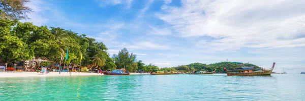 Panorama de praia paradisíaca asiática na Tailândia — Fotografia de Stock