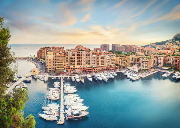 Monaco-Ville přístav z Monaka, Cote dazur luxusní Royalty Free Stock Fotografie