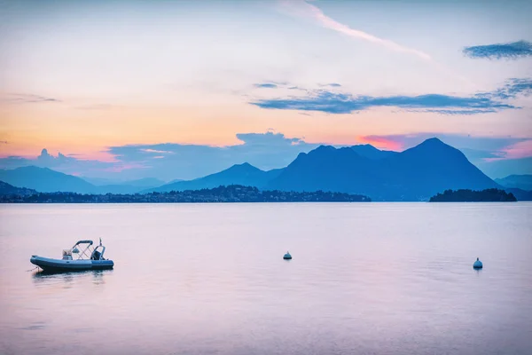 Panorama de Isola Superiore Pescatori isla verano puesta de sol Fotos De Stock