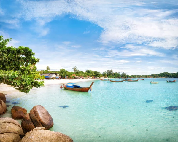 Panorama di spiaggia paradiso asiatico in Thailandia — Foto Stock