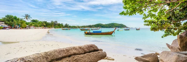 Panorama of asian paradise beach in Thailand — Stock Photo, Image