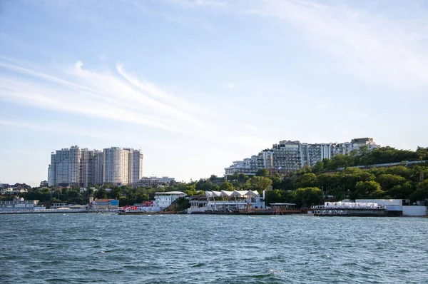 Şehir manzaralı. Odessa 'da. Evler ve deniz..